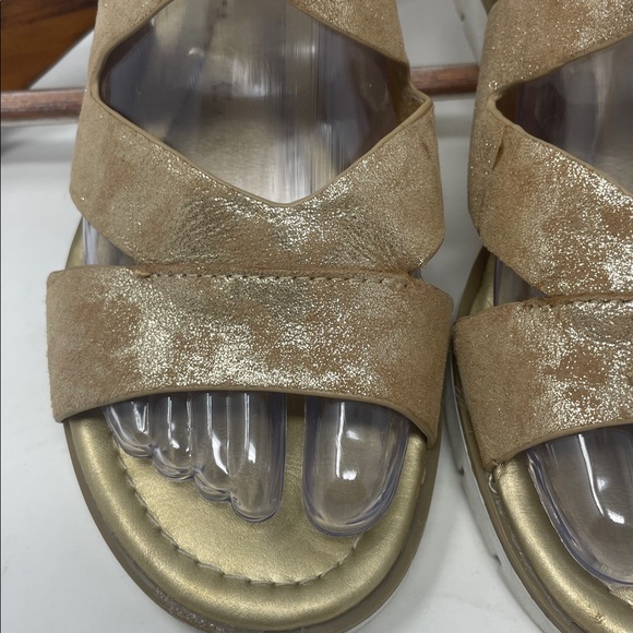 Sofft Gold and Tan Strappy Sandals Size 6 Excellent Condition - Picture 4 of 14